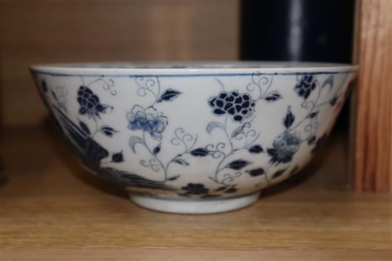 A Chinese blue and white bowl diameter 20.5cm